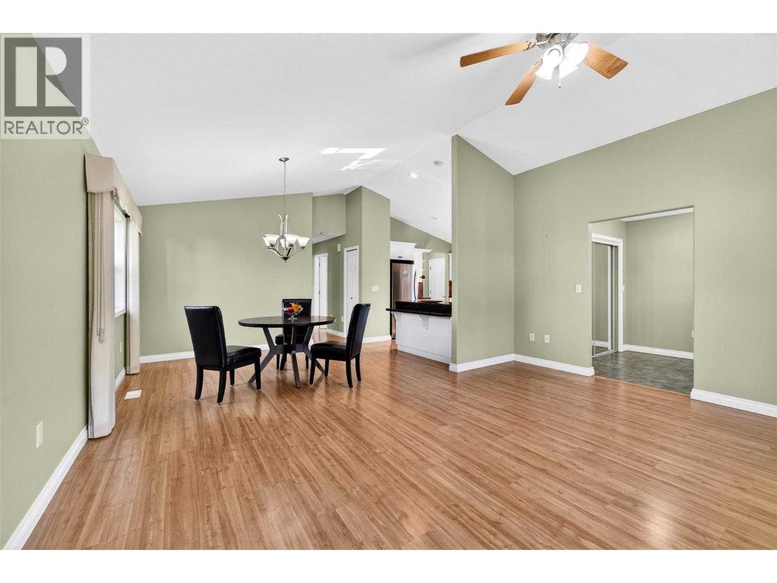 1231 10 Street SW Unit# 5, Salmon Arm, British Columbia  V1E 0A5 - Photo 34 - 10389510