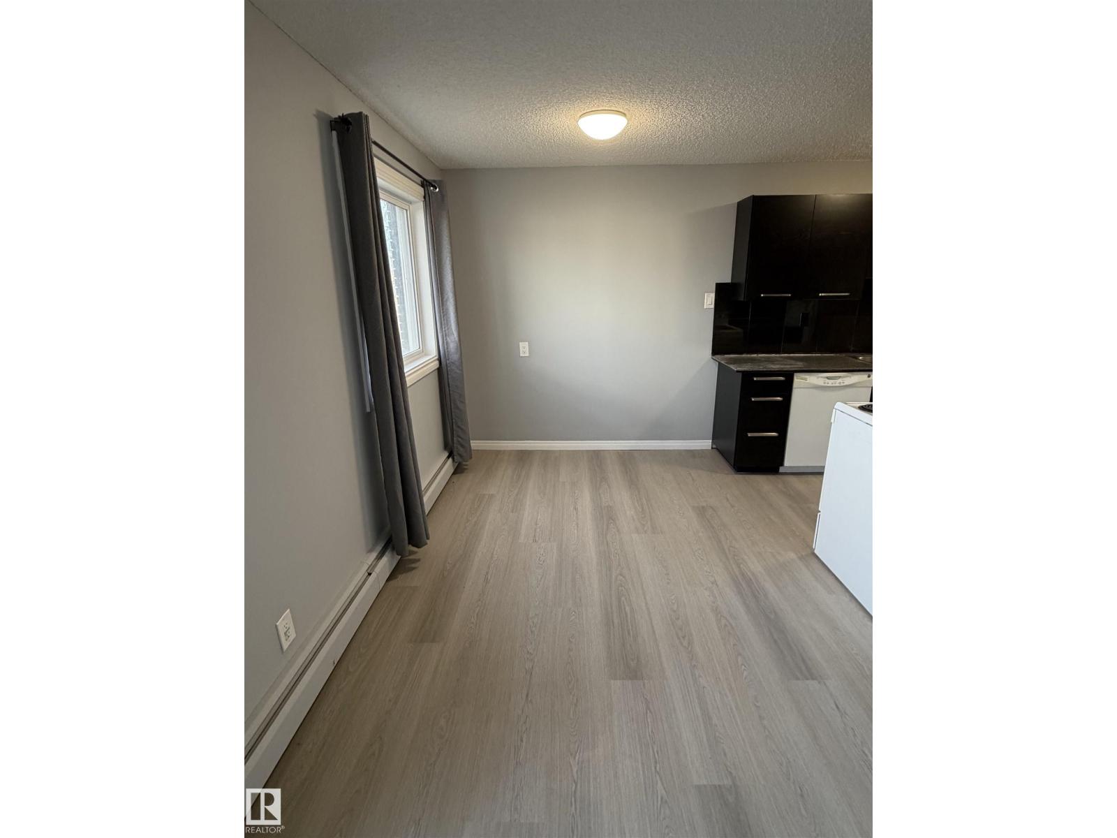 #202 10740 105 St NW, Edmonton, Alberta  T5H 2X2 - Photo 6 - E4492459