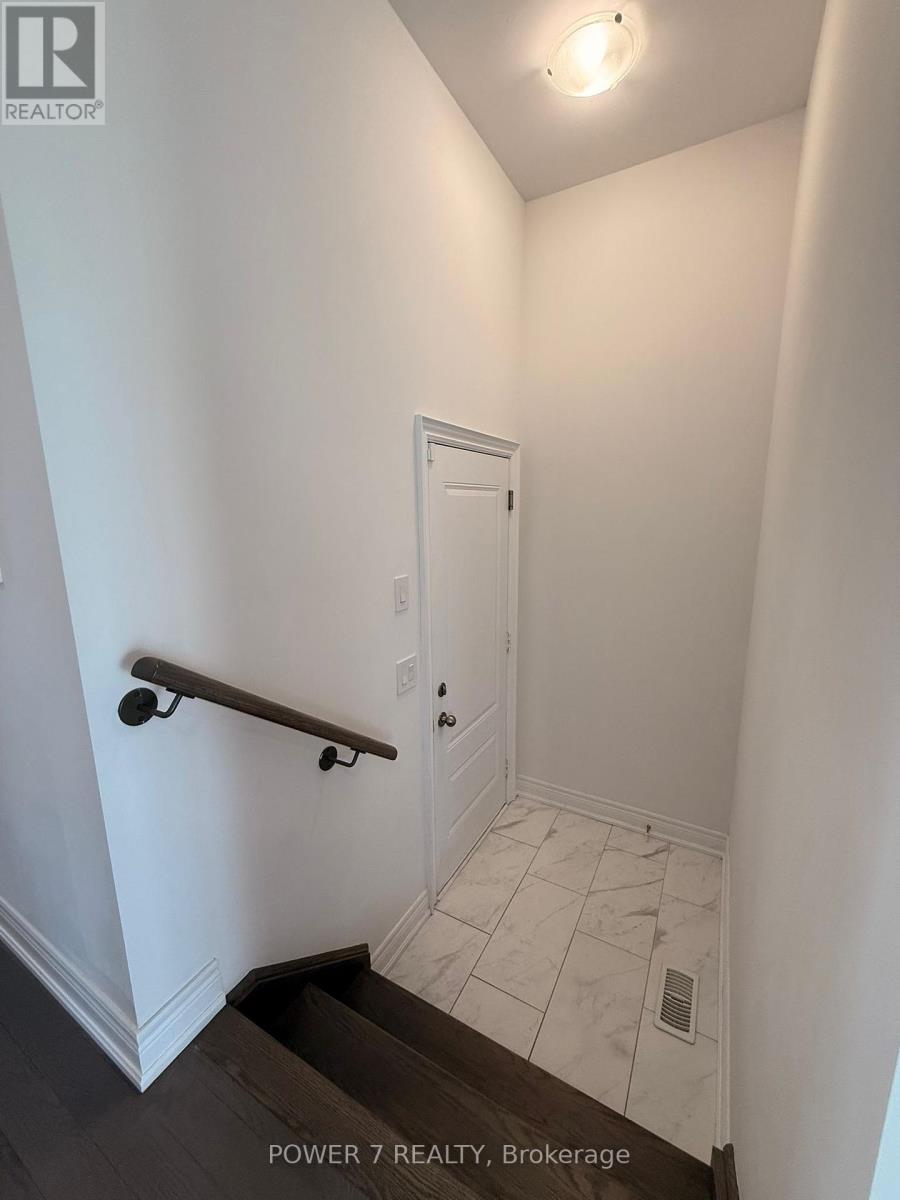 49 Hercules Club Drive, Richmond Hill, Ontario  L4E 1K7 - Photo 4 - N13414574