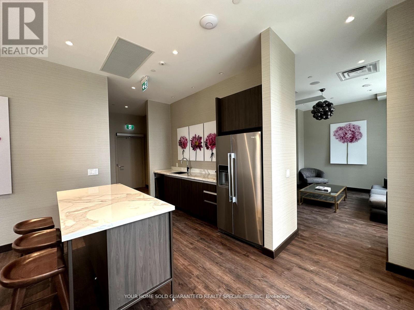 1012 - 60 Honeycrisp Crescent, Vaughan, Ontario  L4K 0N5 - Photo 10 - N13414644