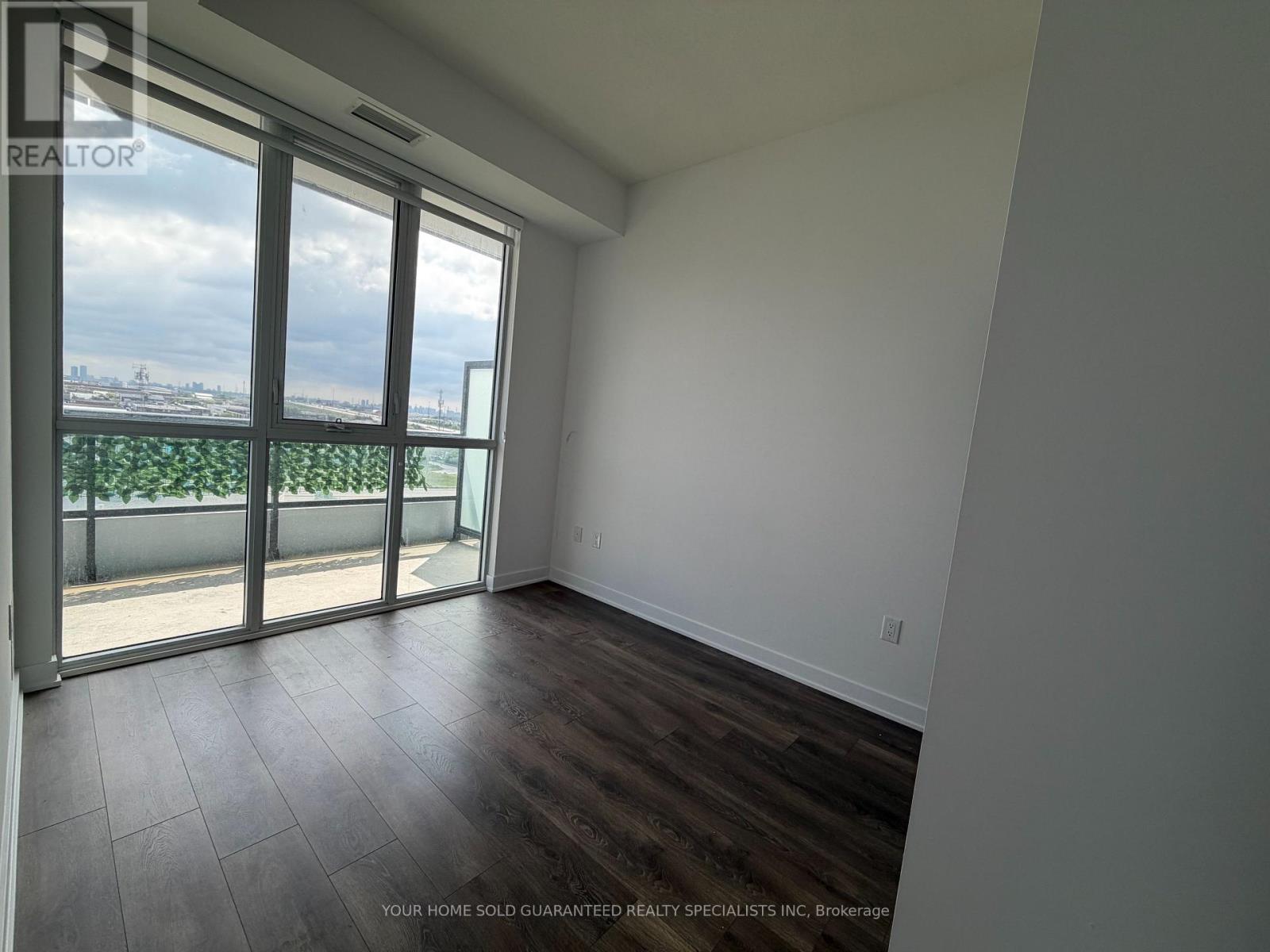 1012 - 60 Honeycrisp Crescent, Vaughan, Ontario  L4K 0N5 - Photo 4 - N13414644