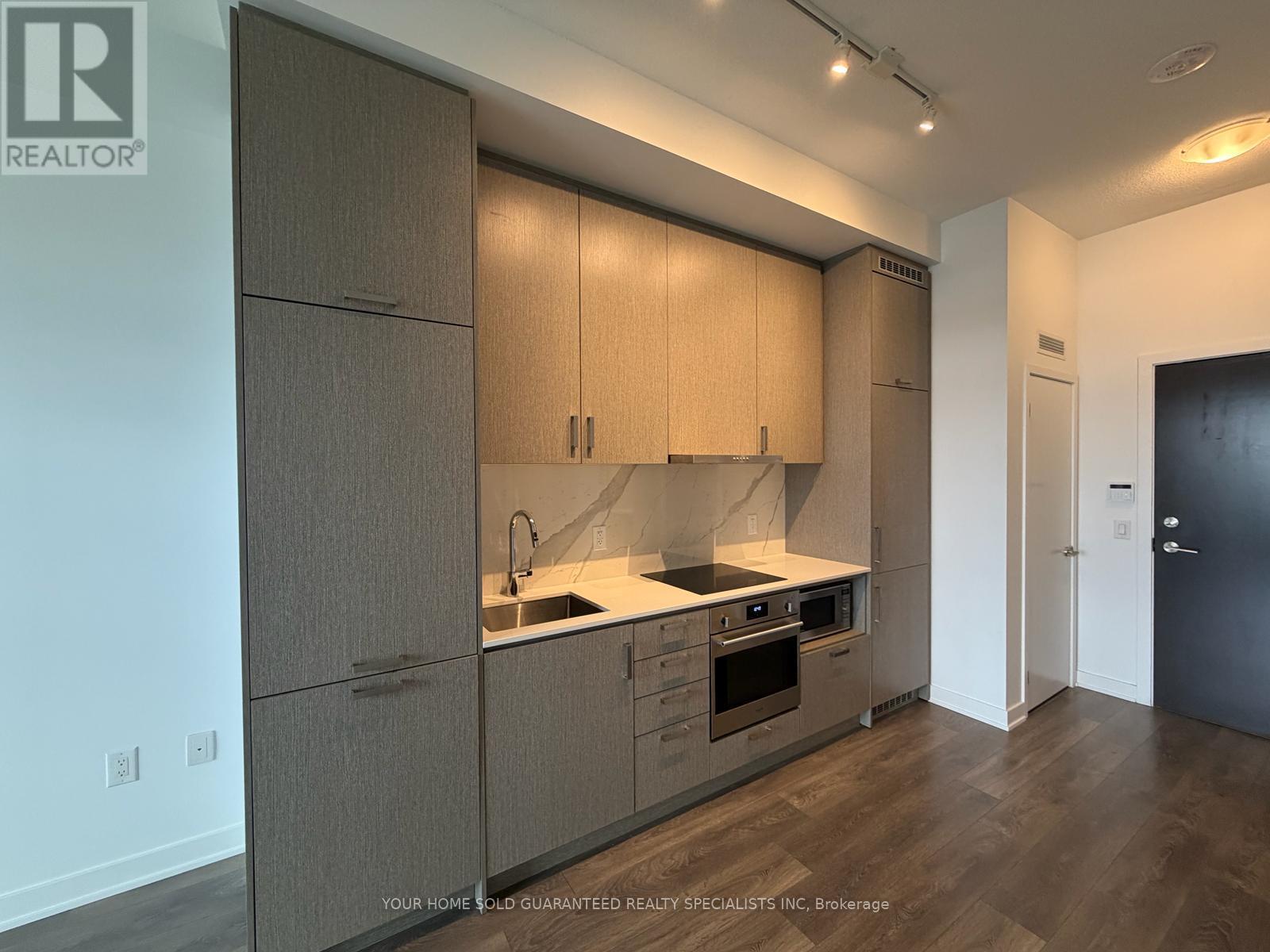 1015 - 60 Honeycrisp Crescent, Vaughan, Ontario  L4K 0N5 - Photo 2 - N13414650