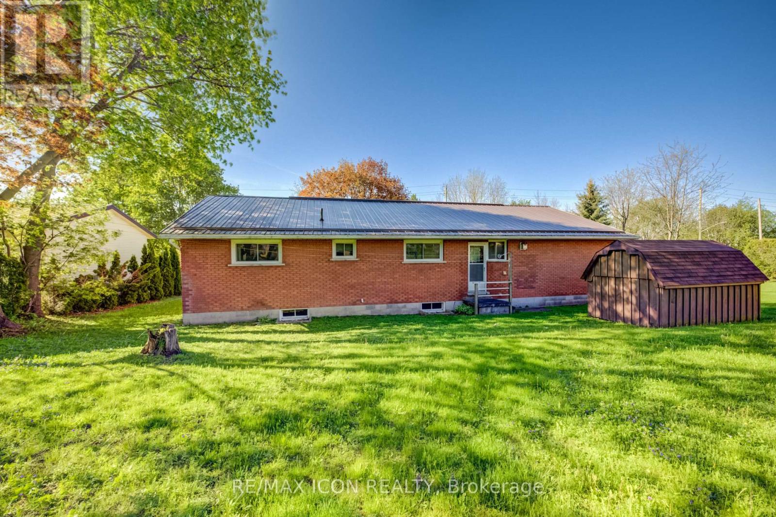 121 North Water Street, Wellington North, Ontario  N0G 2L3 - Photo 3 - X12827778