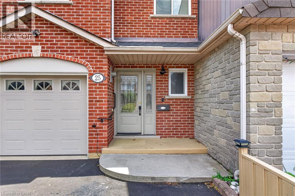 25 Perthshire Court, Hamilton, Ontario  L9B 2H1 - Photo 4 - 40837798