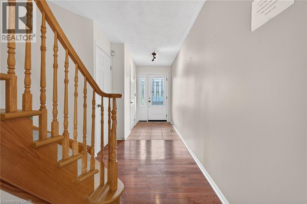 25 Perthshire Court, Hamilton, Ontario  L9B 2H1 - Photo 7 - 40837798