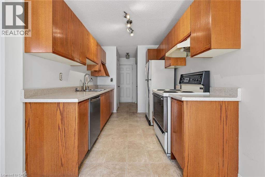 25 Perthshire Court, Hamilton, Ontario  L9B 2H1 - Photo 12 - 40837798