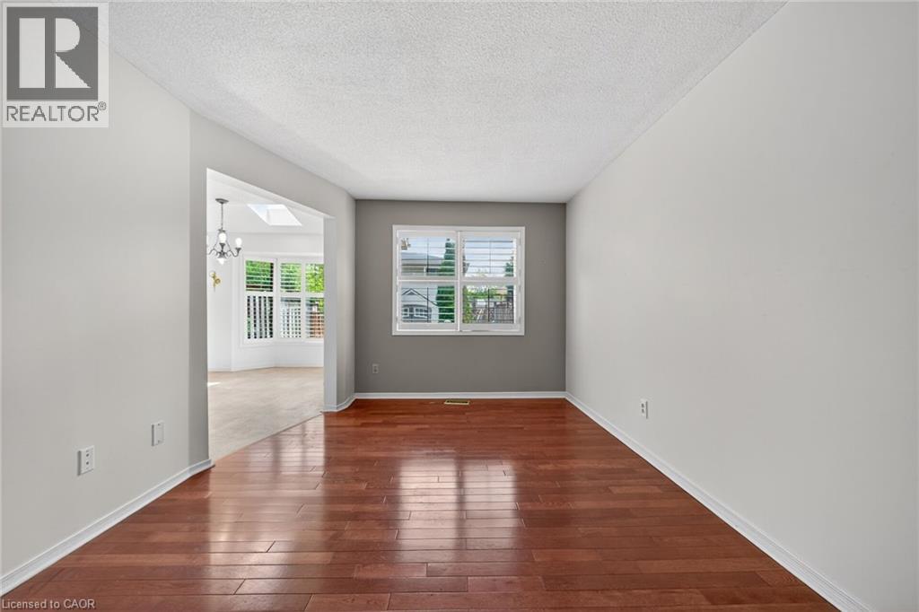 25 Perthshire Court, Hamilton, Ontario  L9B 2H1 - Photo 9 - 40837798