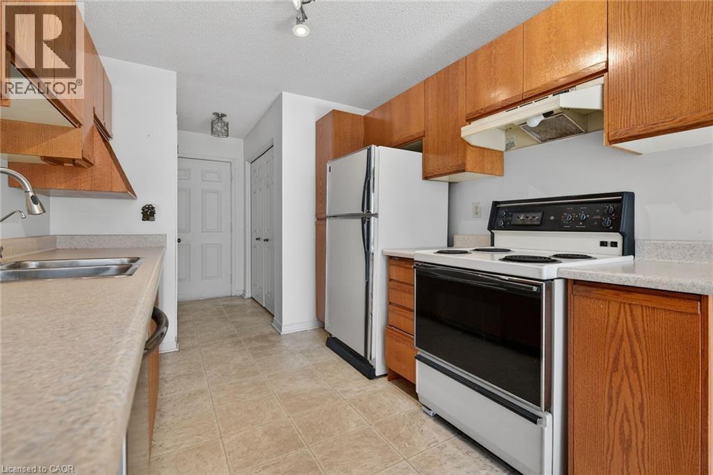 25 Perthshire Court, Hamilton, Ontario  L9B 2H1 - Photo 14 - 40837798