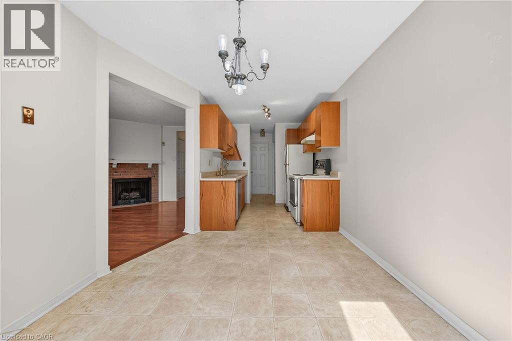 25 Perthshire Court, Hamilton, Ontario  L9B 2H1 - Photo 19 - 40837798
