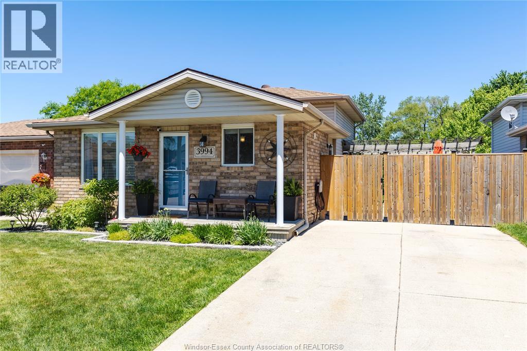 3994 MAPLE LEAF, windsor, Ontario