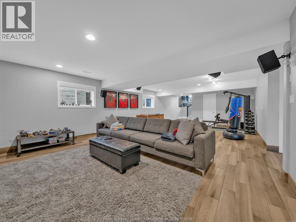 2940 Mcrobbie, Windsor, Ontario N8R 0A5 - Photo 31 - 26013394
