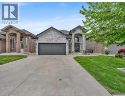 2940 MCROBBIE, Windsor, Ontario