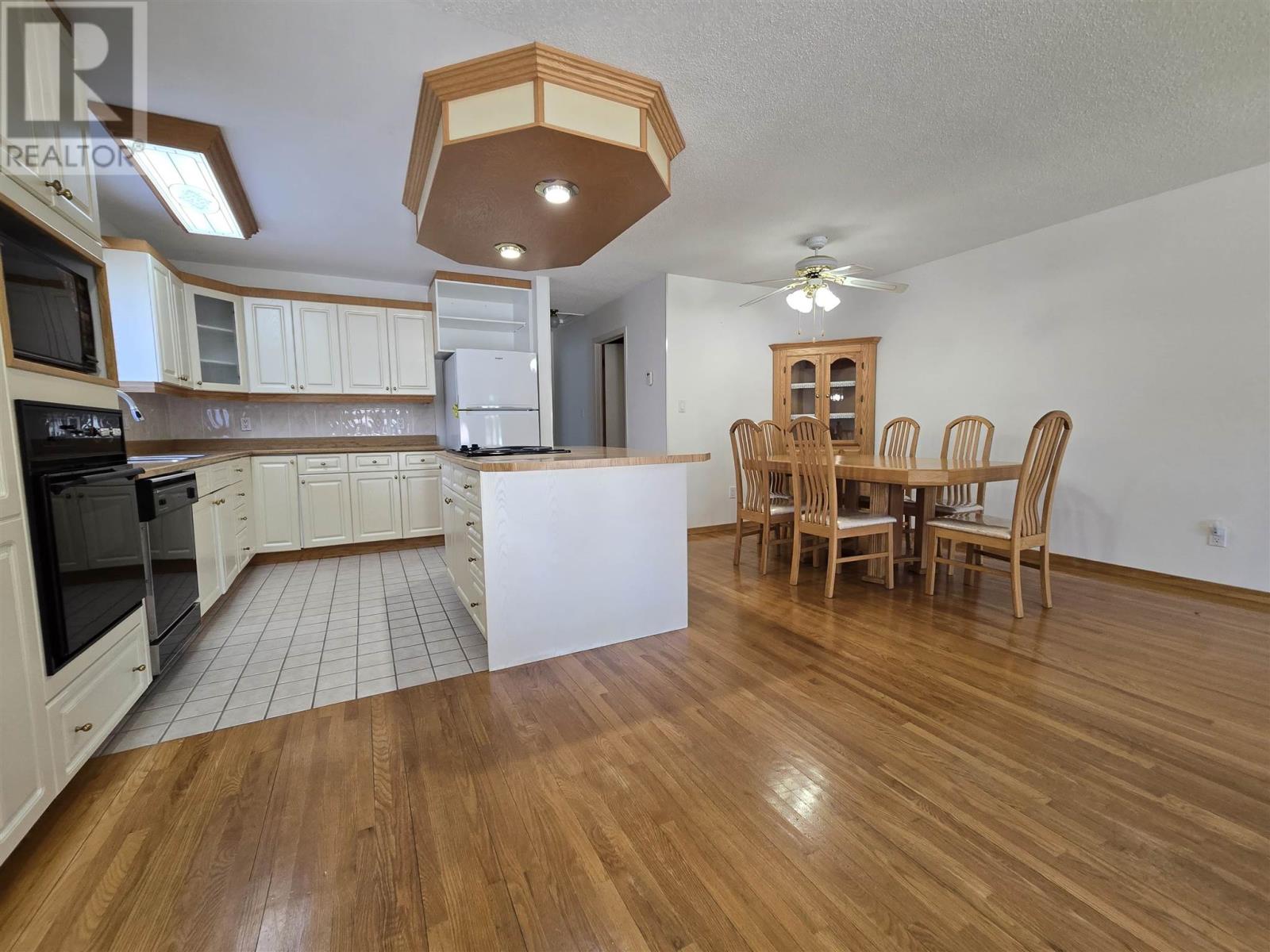 71 Lawrence Ave, Elliot Lake, Ontario  P5A 3R1 - Photo 9 - SM261357
