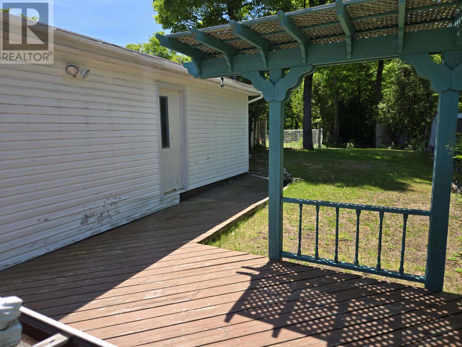 71 Lawrence Ave, Elliot Lake, Ontario  P5A 3R1 - Photo 32 - SM261357
