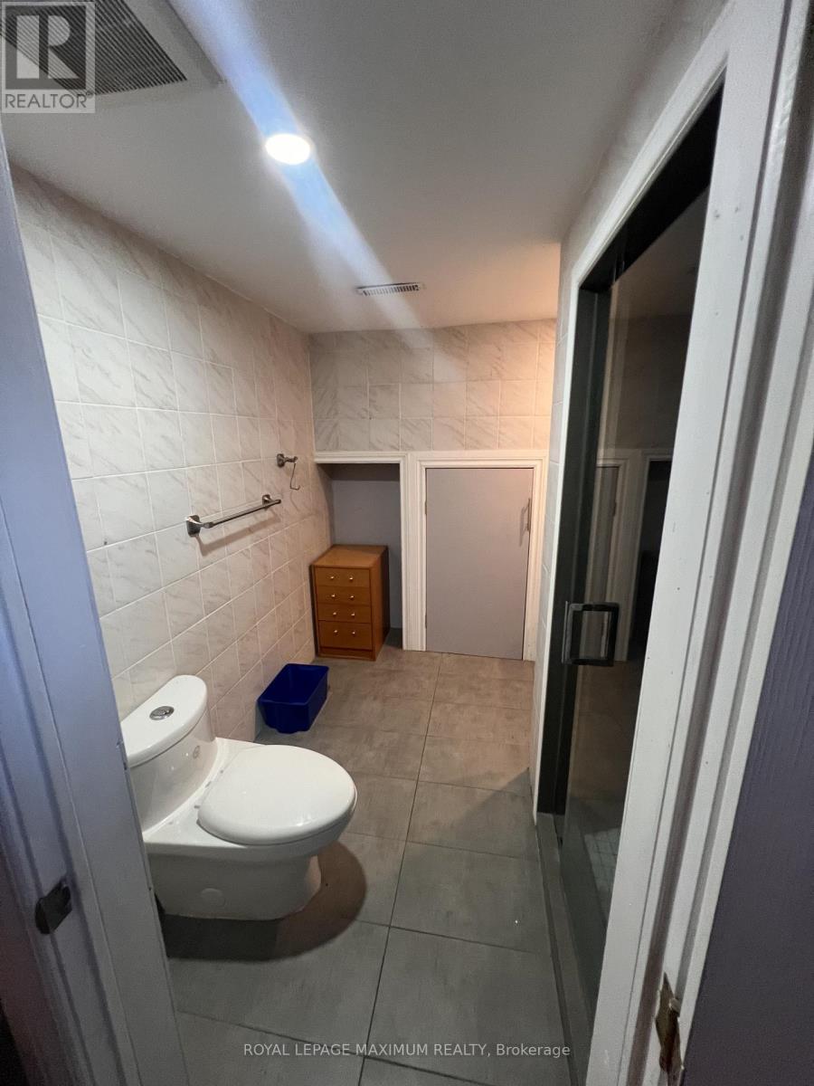 Bsmt #1 - 16 Langholm Drive, Toronto, Ontario  M3M 2R6 - Photo 8 - W13414606