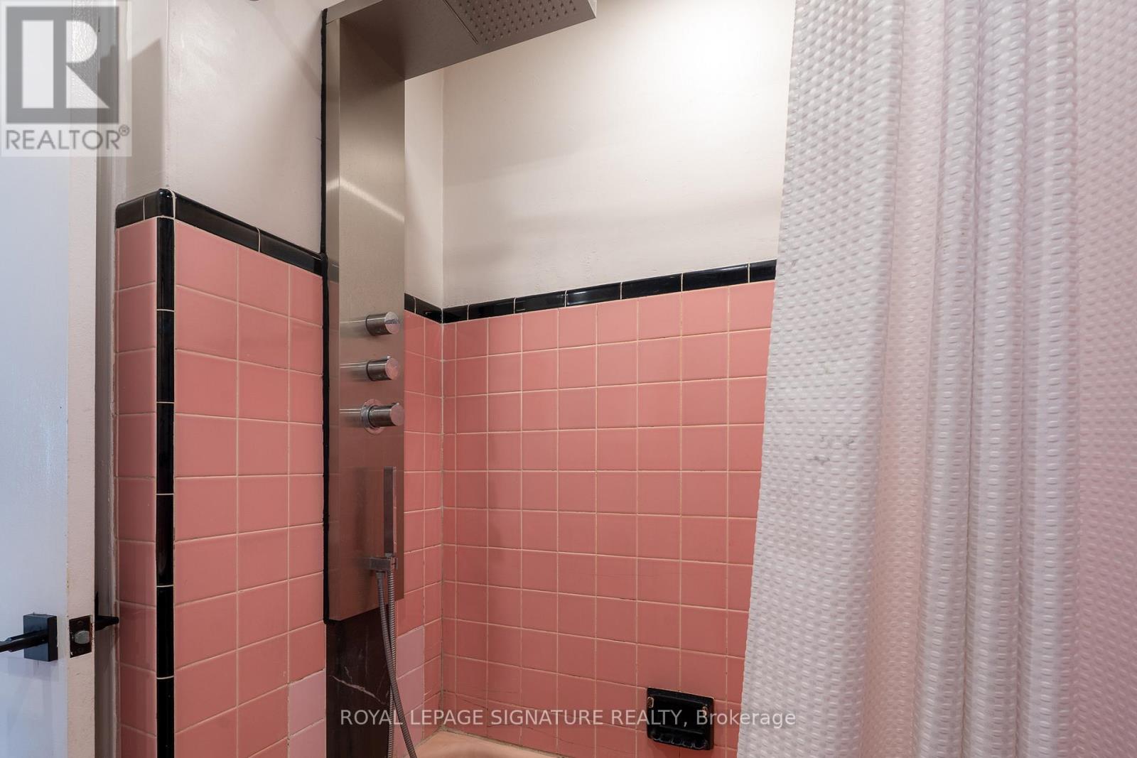 83 Caledonia Road, Toronto, Ontario  M6E 4S3 - Photo 11 - W13414676