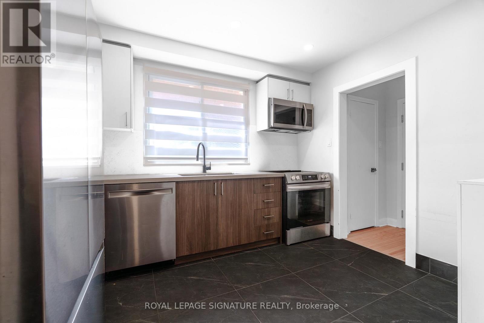83 Caledonia Road, Toronto, Ontario  M6E 4S3 - Photo 7 - W13414676