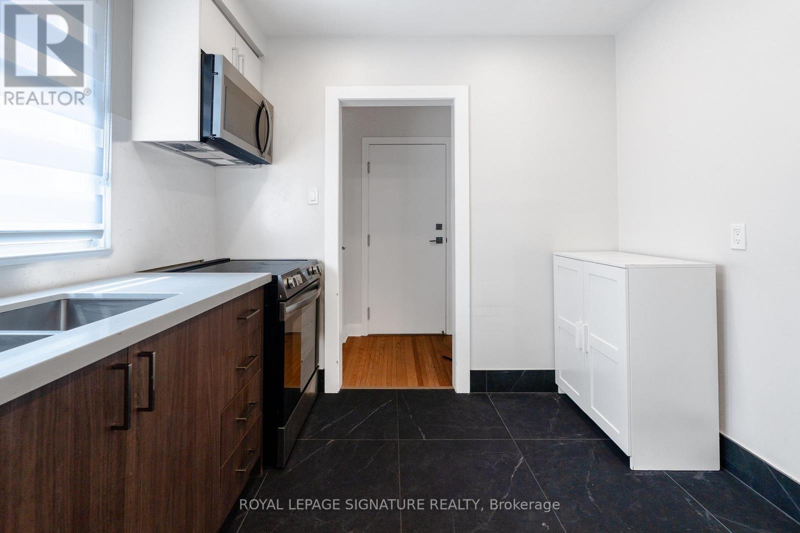 83 Caledonia Road, Toronto, Ontario  M6E 4S3 - Photo 9 - W13414676