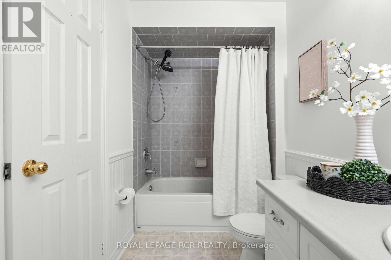 13 Twin Pines Crescent, Brampton, Ontario  L7A 1M6 - Photo 26 - W13414722