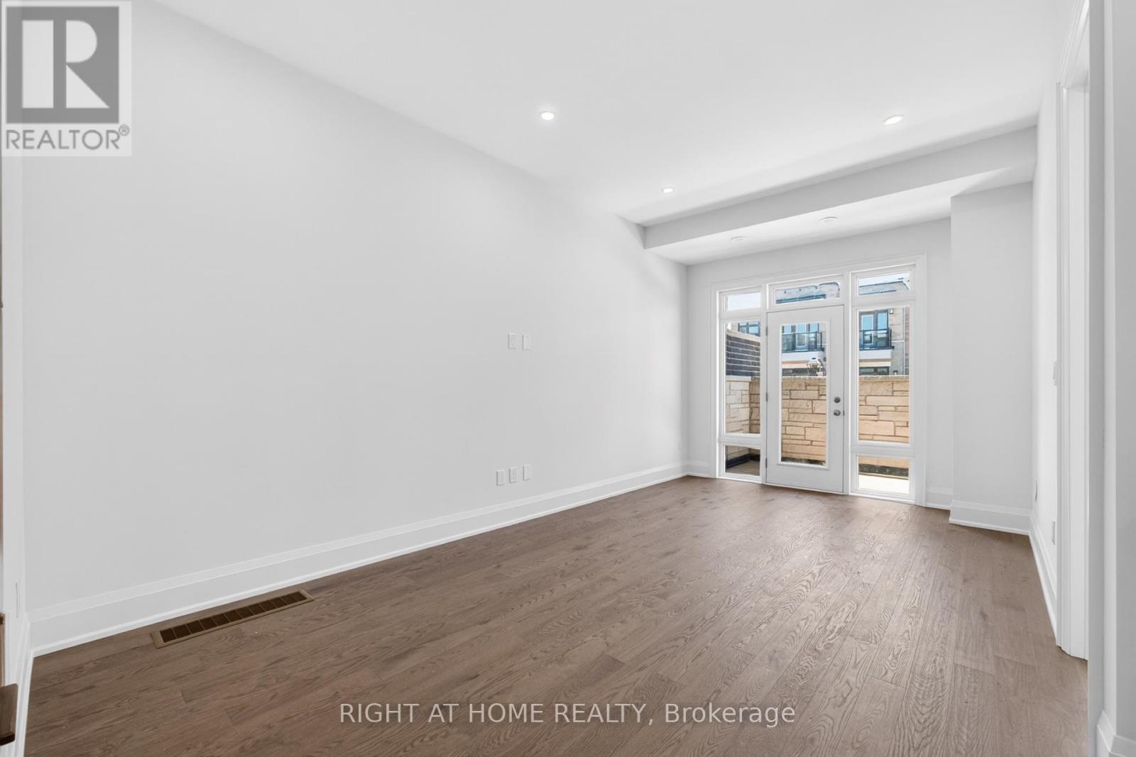 3311 Azam Way, Oakville, Ontario  L6M 5S2 - Photo 6 - W13414736