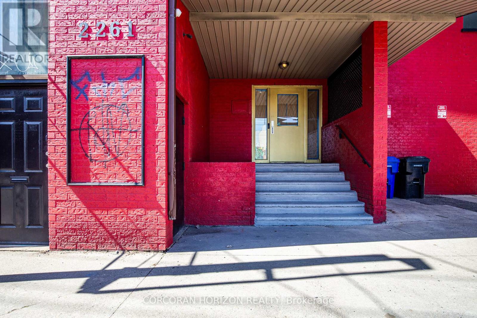 2261 Dundas Street W, Toronto, Ontario  M6R 1X6 - Photo 3 - W13414740