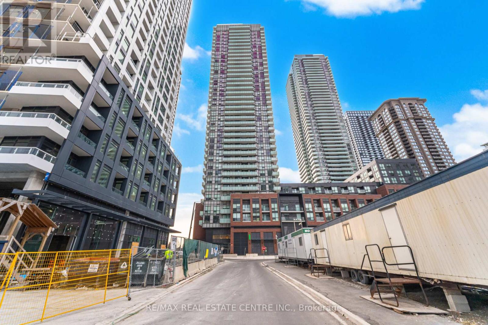 1402 - 4130 Parkside Village Drive, Mississauga, Ontario  L5B 3M8 - Photo 2 - W13414918