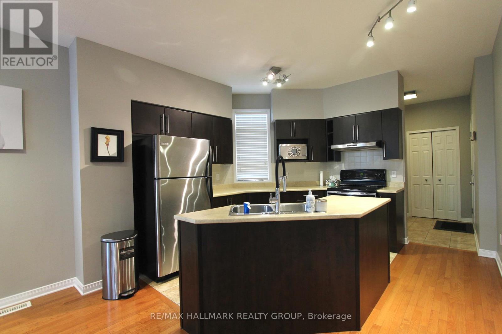 1063 Redtail Private, Ottawa, Ontario  K1J 0B1 - Photo 6 - X13414968