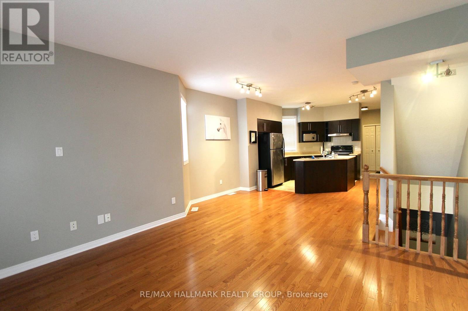 1063 Redtail Private, Ottawa, Ontario  K1J 0B1 - Photo 9 - X13414968