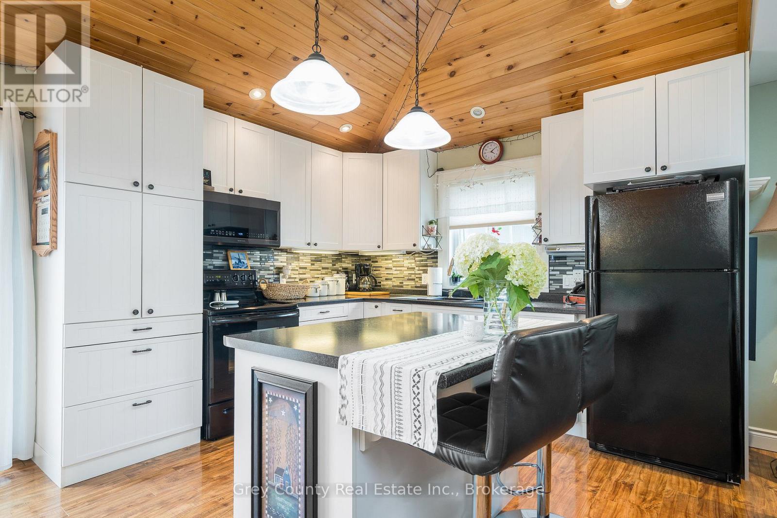 135260 9th Line, Grey Highlands, Ontario  N0C 1H0 - Photo 34 - X12802672