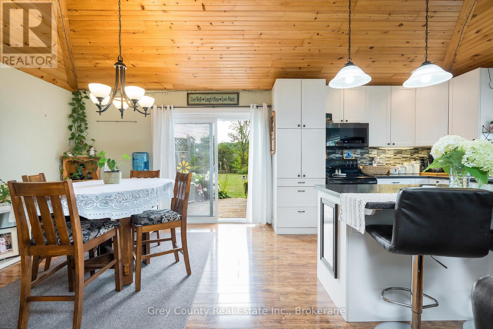 135260 9th Line, Grey Highlands, Ontario  N0C 1H0 - Photo 33 - X12802672