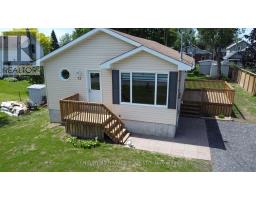 72 ST LAWRENCE STREET, South Dundas, Ontario