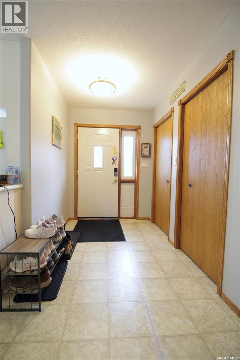 1023 Mountain Street, Moosomin, Saskatchewan  S0G 3N0 - Photo 4 - SK034632