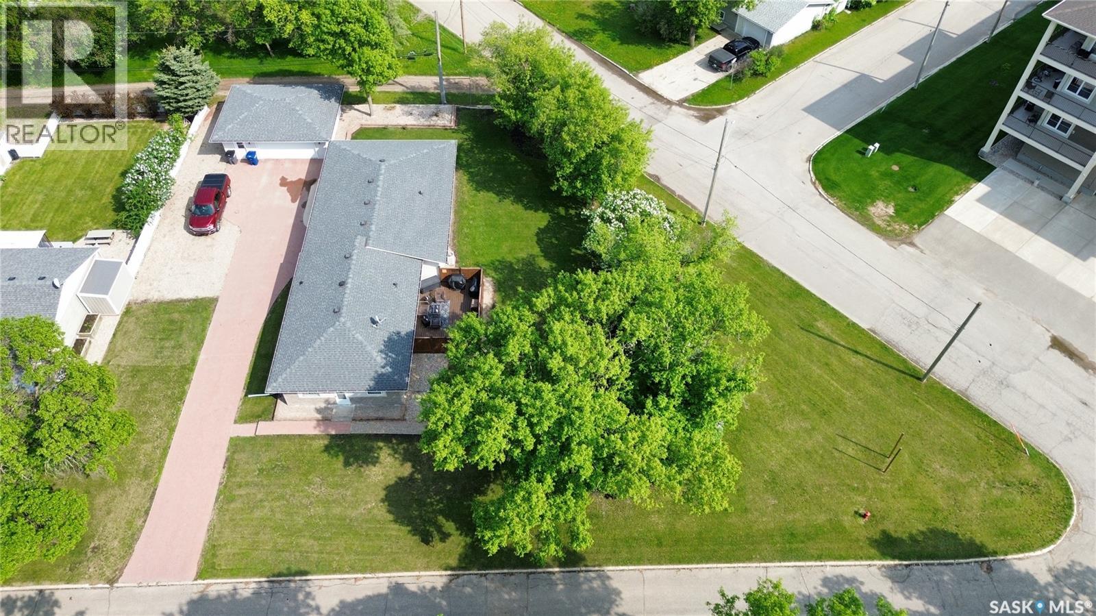 1023 Mountain Street, Moosomin, Saskatchewan  S0G 3N0 - Photo 3 - SK034632