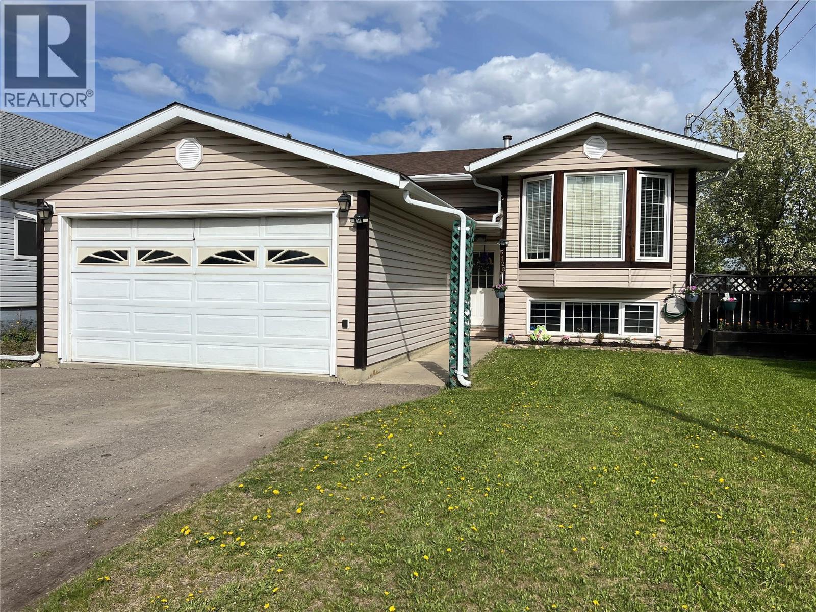 5120 41 Street NE, Chetwynd, British Columbia
