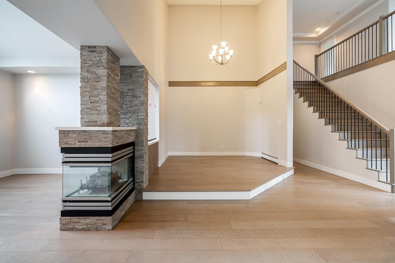 16995 104a Avenue, Surrey, British Columbia  V4N 3L9 - Photo 5 - R3111610