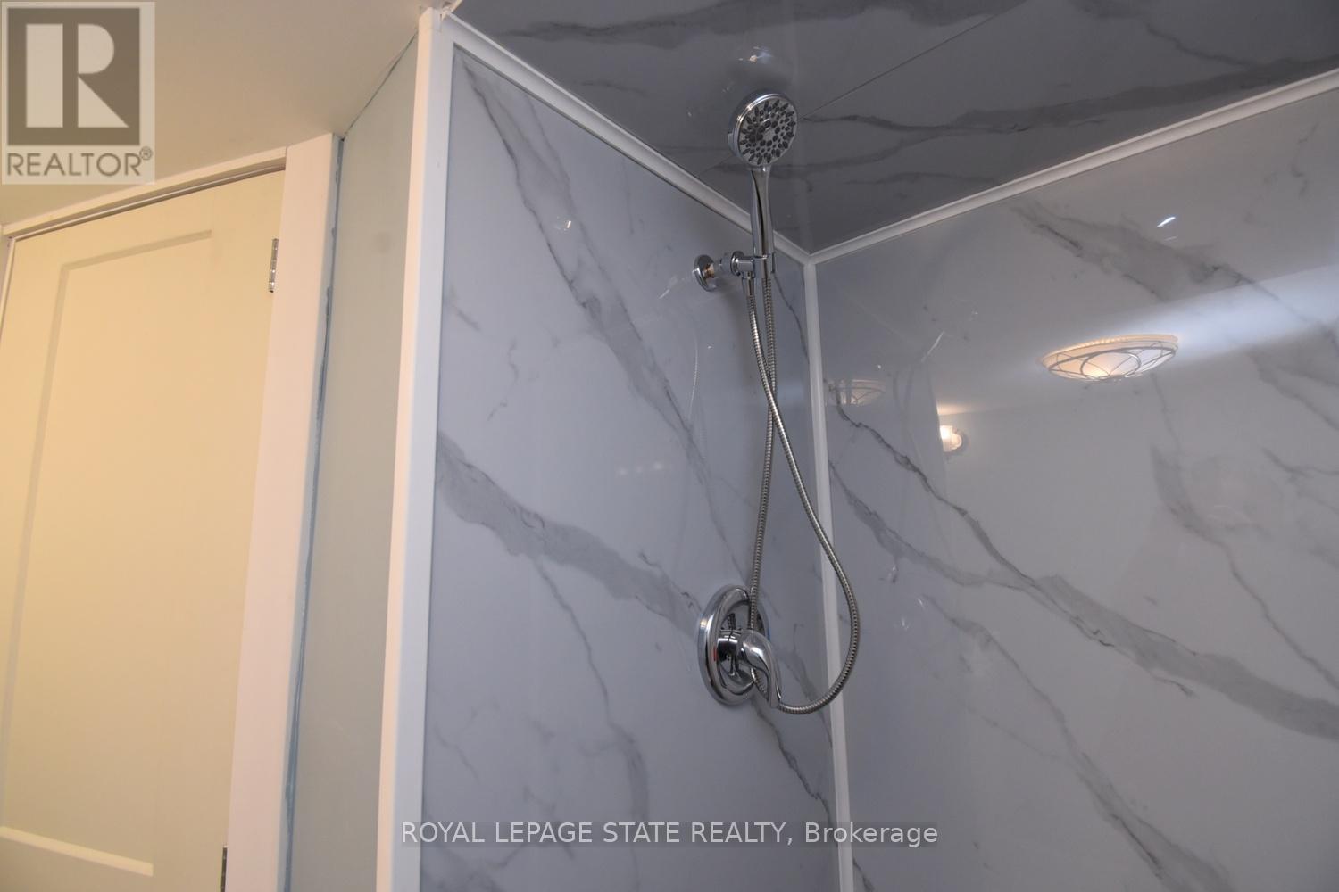 302 East 27th Street, Hamilton, Ontario  L8V 3G6 - Photo 30 - X12915314