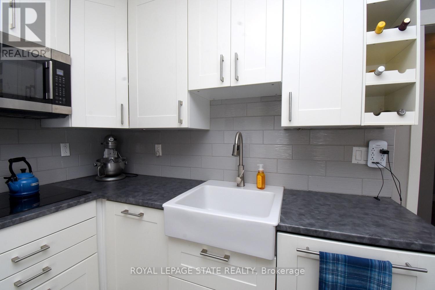 302 East 27th Street, Hamilton, Ontario  L8V 3G6 - Photo 12 - X12915314