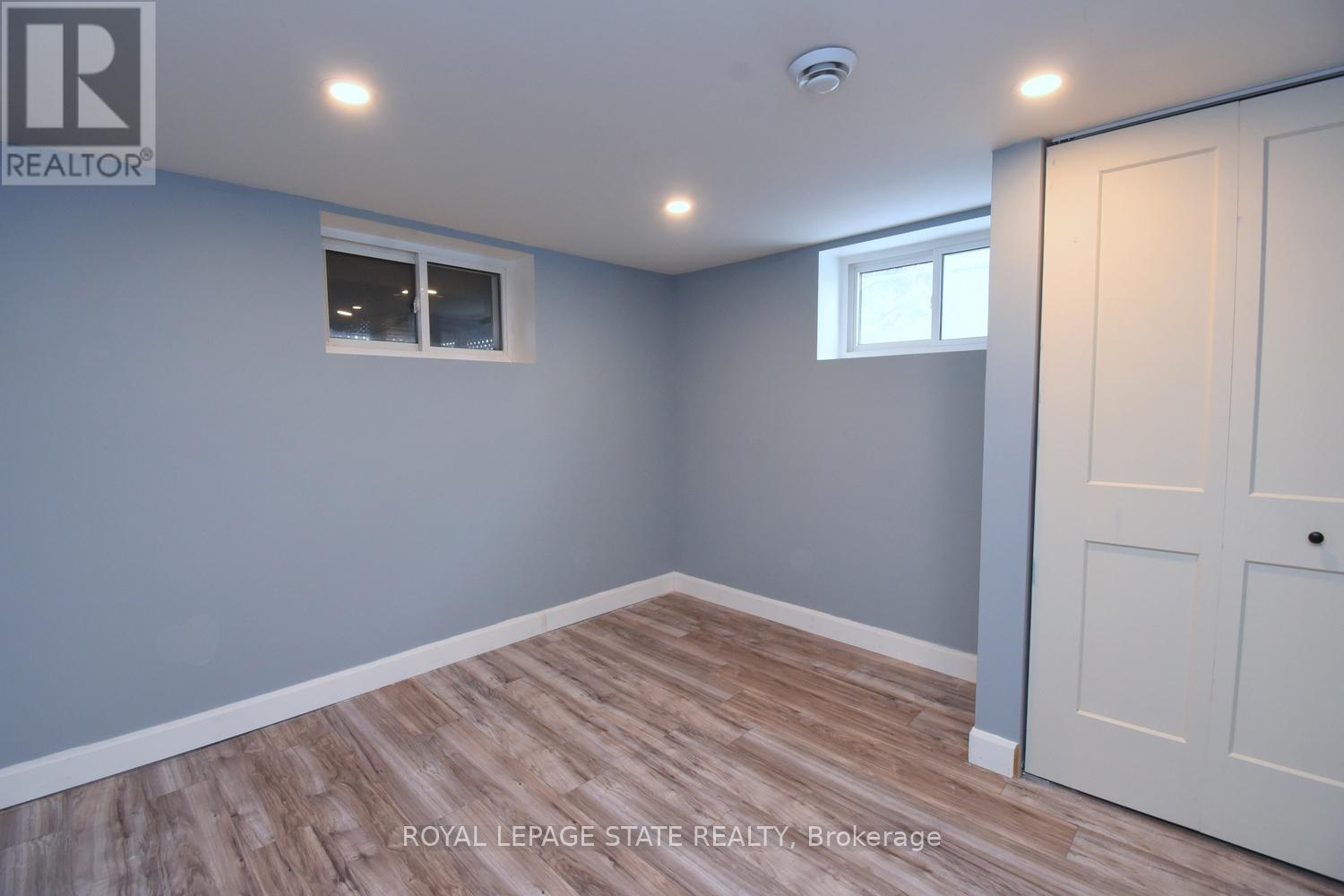 302 East 27th Street, Hamilton, Ontario  L8V 3G6 - Photo 29 - X12915314