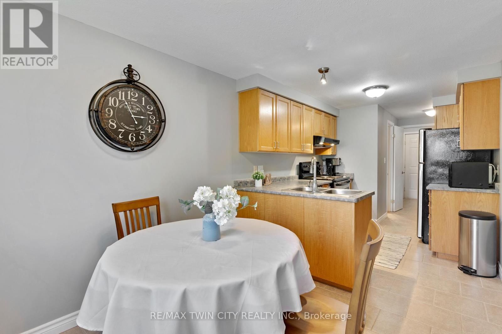 249 Wilderness Drive, Kitchener, Ontario  N2E 3R4 - Photo 15 - X13414510