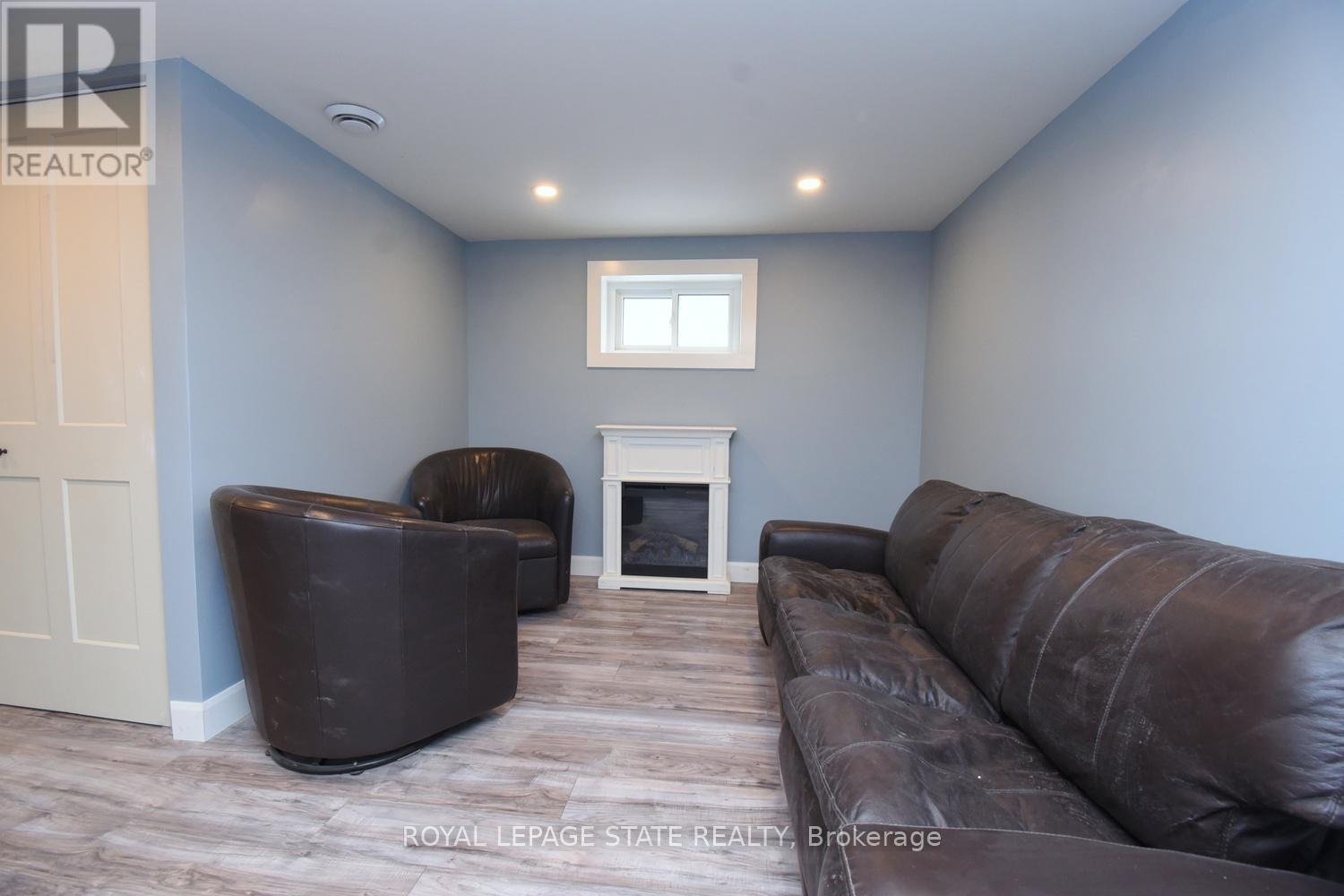 302 East 27th Street, Hamilton, Ontario  L8V 3G6 - Photo 19 - X12915314