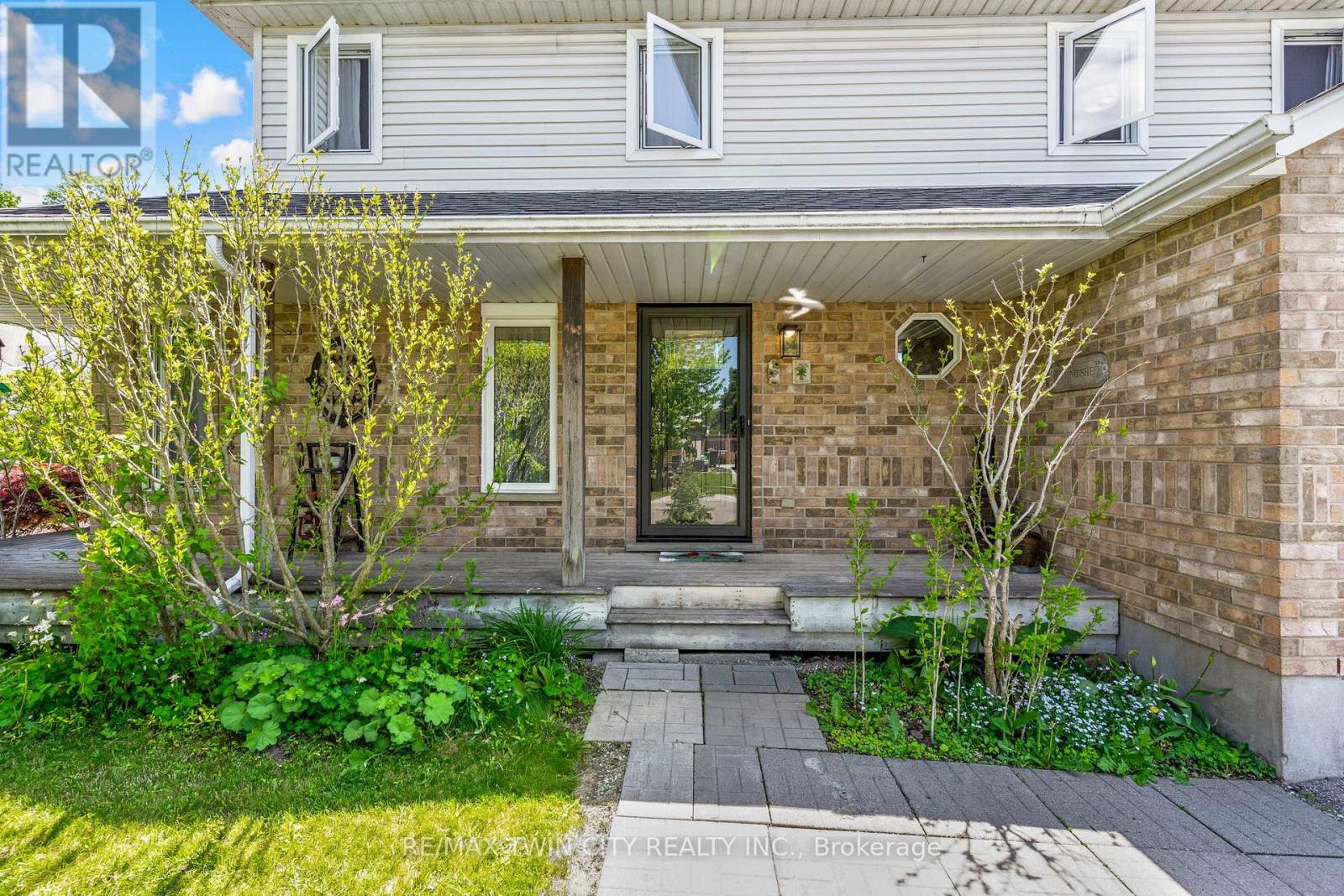 249 Wilderness Drive, Kitchener, Ontario  N2E 3R4 - Photo 5 - X13414510