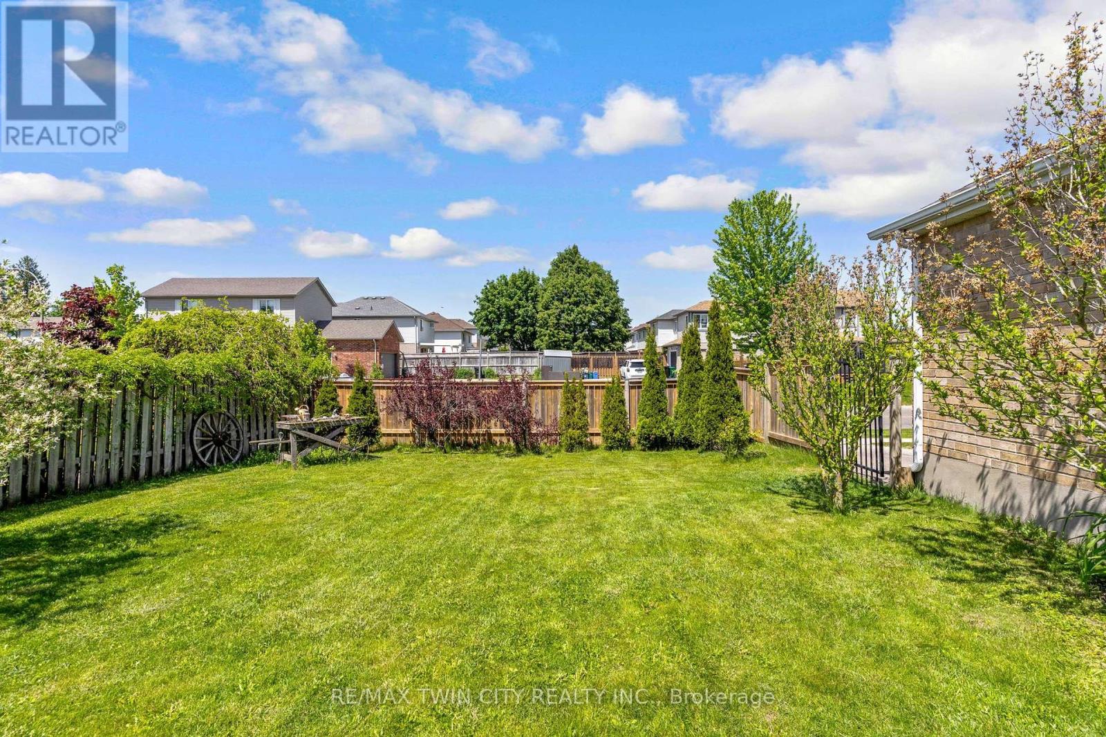 249 Wilderness Drive, Kitchener, Ontario  N2E 3R4 - Photo 39 - X13414510