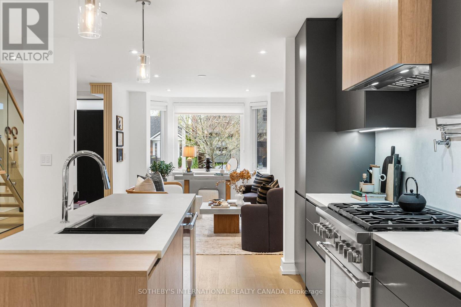 138 Airdrie Road, Toronto, Ontario  M4G 1M5 - Photo 10 - C13414996