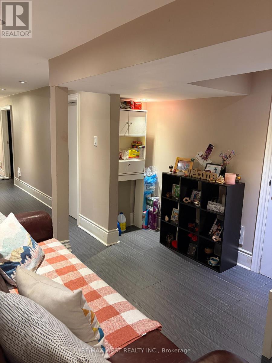 Basement - 247 Lansdowne Avenue, Toronto, Ontario  M6K 2W2 - Photo 10 - C13415102