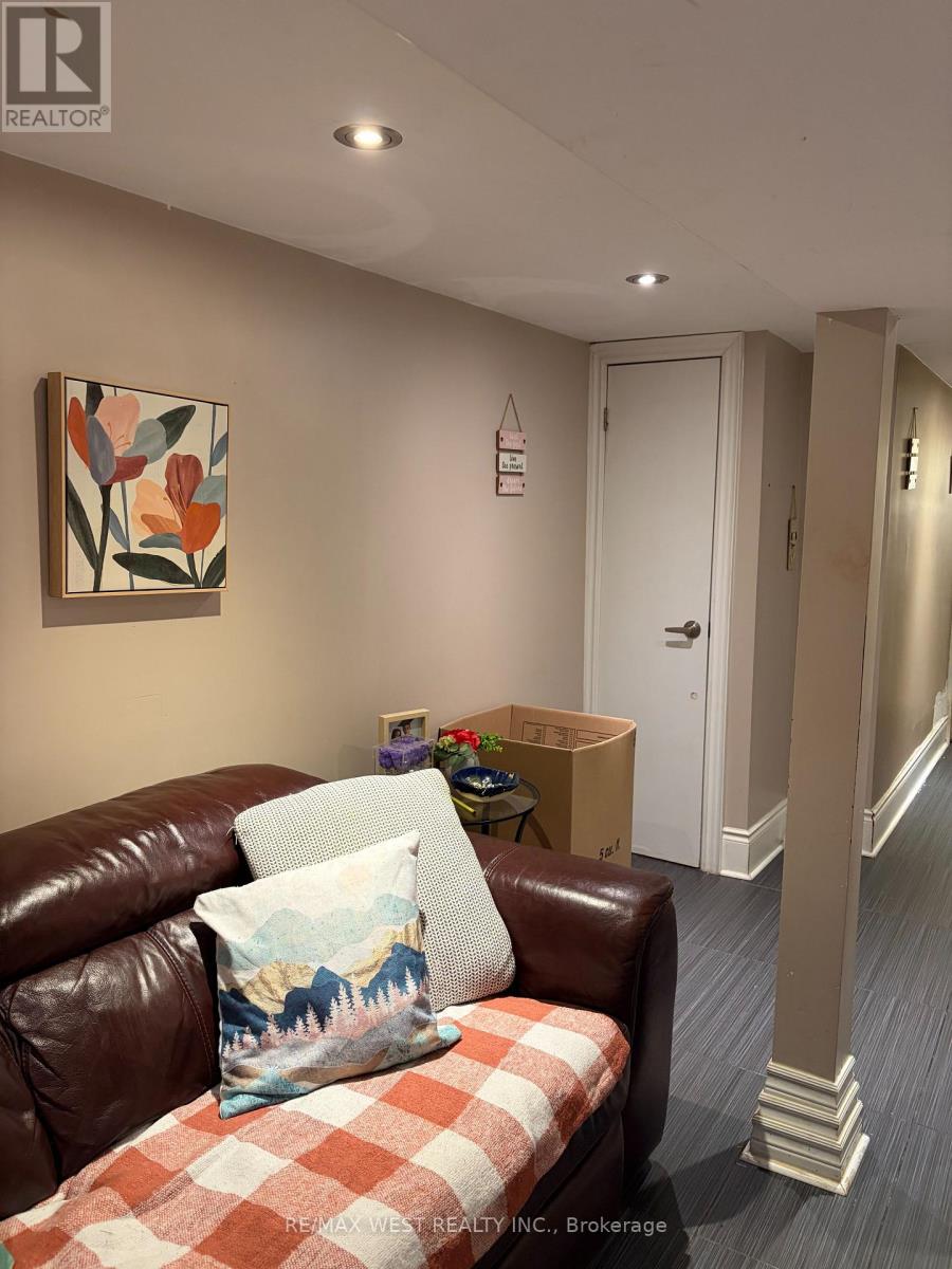 Basement - 247 Lansdowne Avenue, Toronto, Ontario  M6K 2W2 - Photo 13 - C13415102