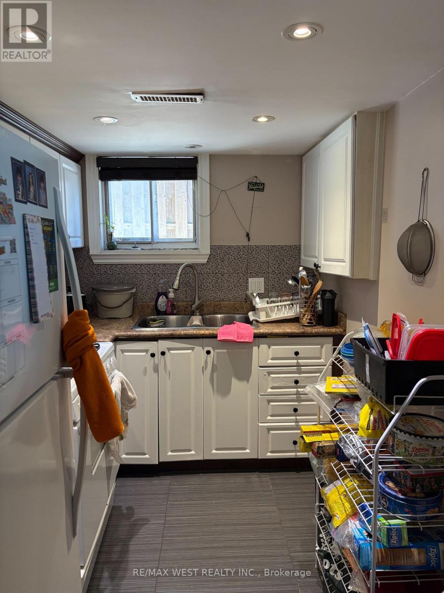 Basement - 247 Lansdowne Avenue, Toronto, Ontario  M6K 2W2 - Photo 15 - C13415102