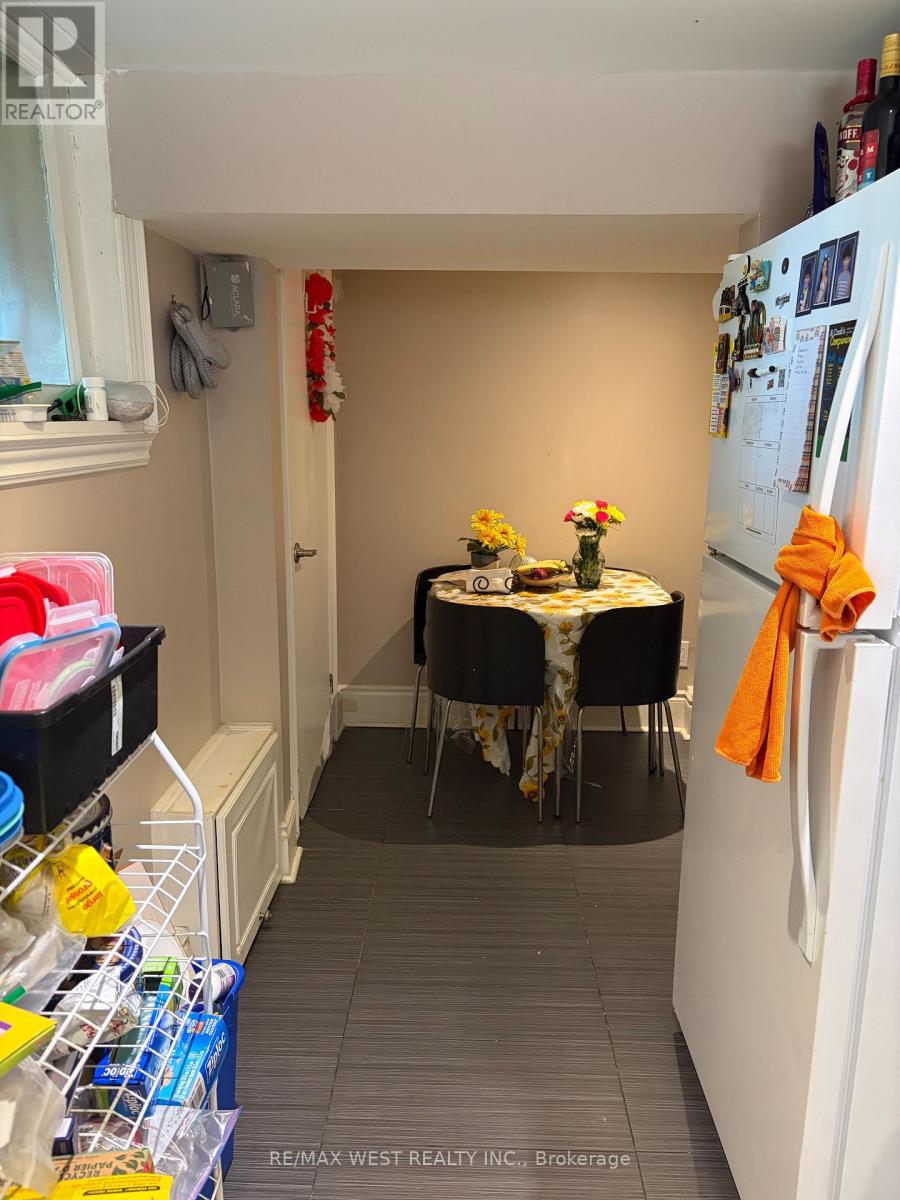 Basement - 247 Lansdowne Avenue, Toronto, Ontario  M6K 2W2 - Photo 17 - C13415102