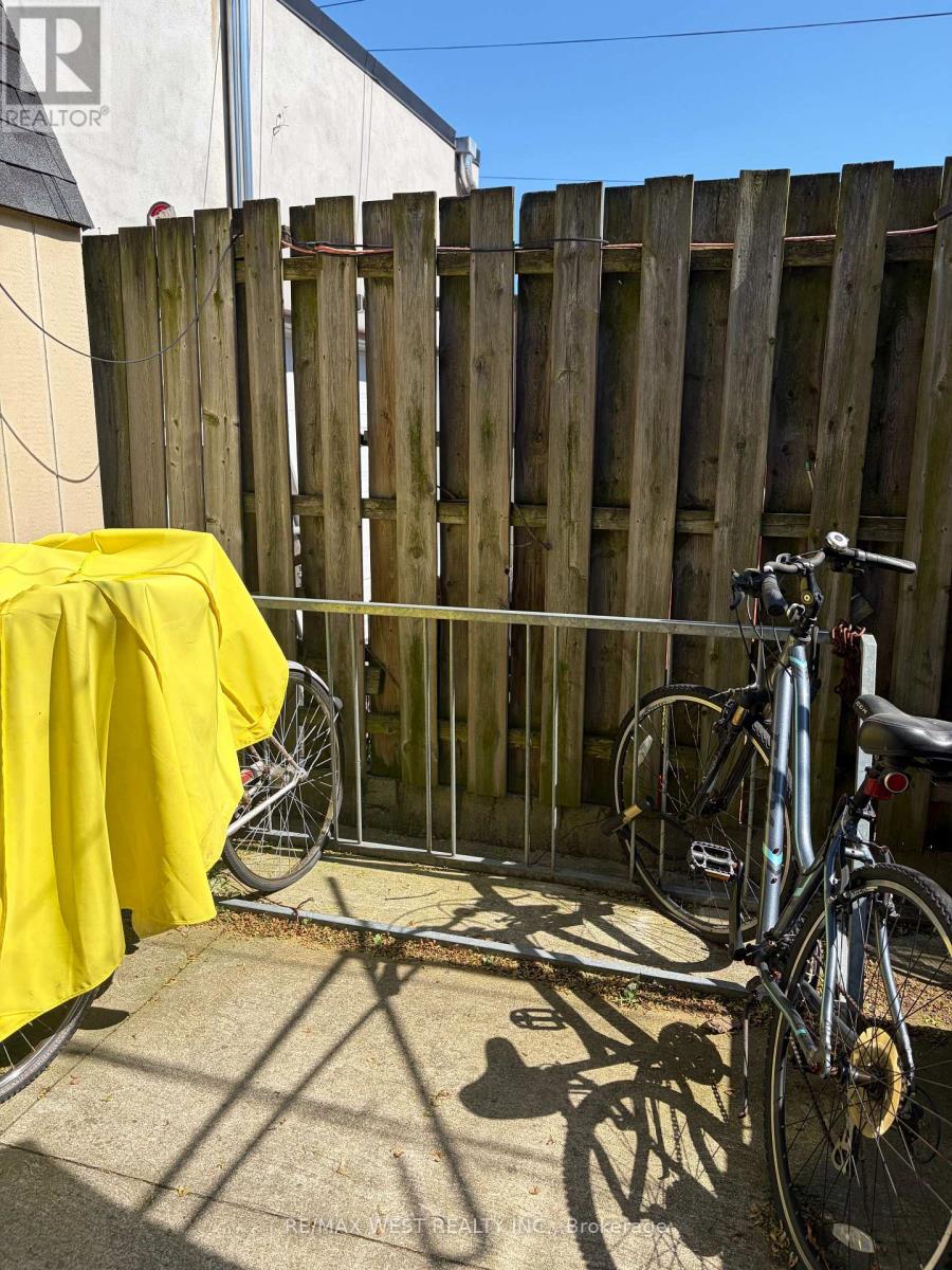 Basement - 247 Lansdowne Avenue, Toronto, Ontario  M6K 2W2 - Photo 20 - C13415102