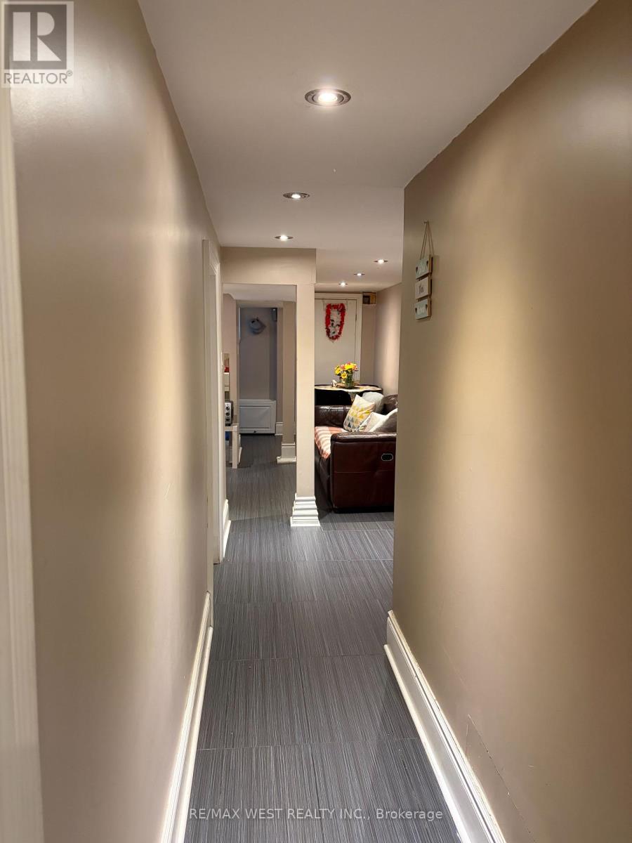 Basement - 247 Lansdowne Avenue, Toronto, Ontario  M6K 2W2 - Photo 4 - C13415102