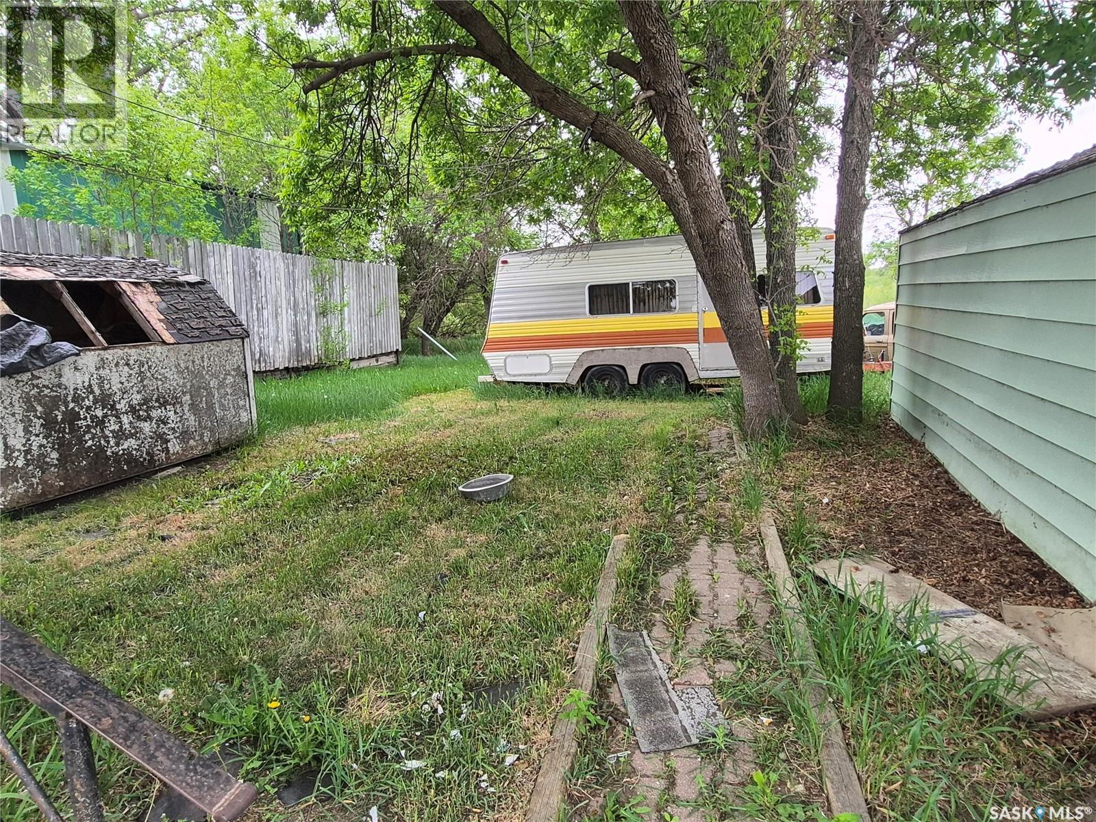 930 1st Avenue NW, Weyburn, Saskatchewan  S4H 1P6 - Photo 20 - SK038471